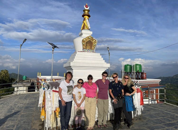 Nepal - Frauengruppe Stupa